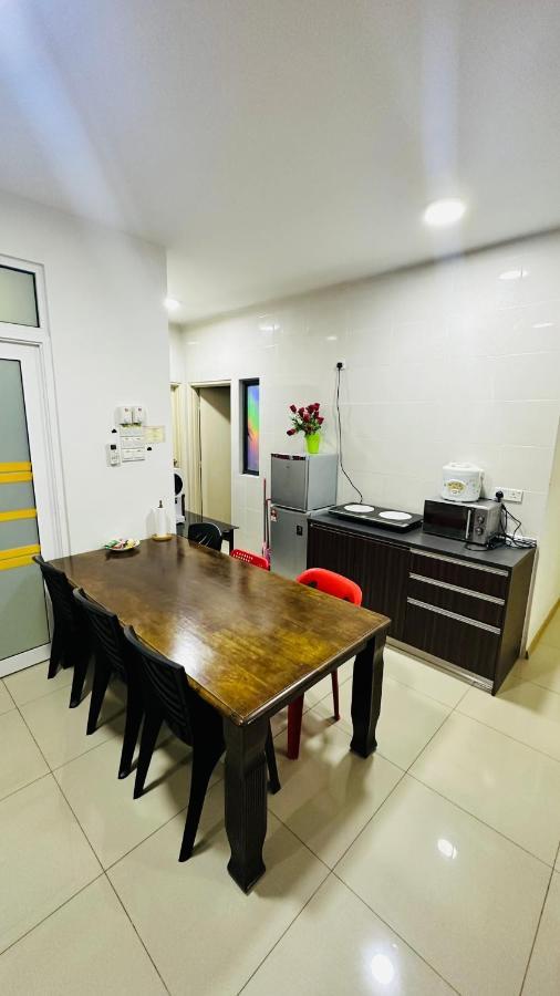 Vista Alam Roomstay Homestay Шах-Алам Экстерьер фото