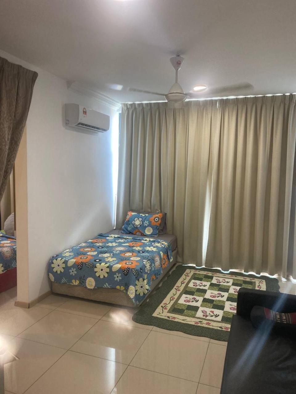 Vista Alam Roomstay Homestay Шах-Алам Экстерьер фото