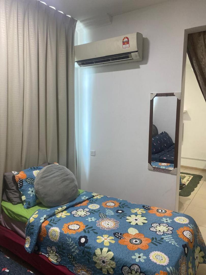 Vista Alam Roomstay Homestay Шах-Алам Экстерьер фото
